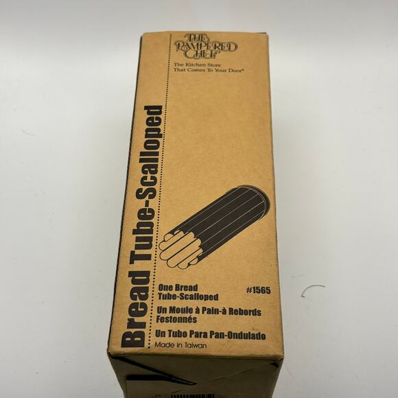 The Pampered Chef Scalloped Bread Tube 1565 Metal Tube Baking NIB - Picture 2 of 4
